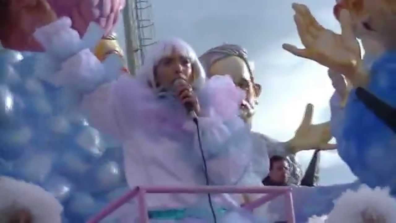 Carnevale di Viareggio 2014 - Persi tra le nuvole.