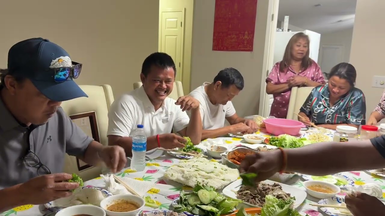 ញាំអាហារចុងក្រោយផ្ទះលោកអ៊ុំមឿន By Pou Vot 