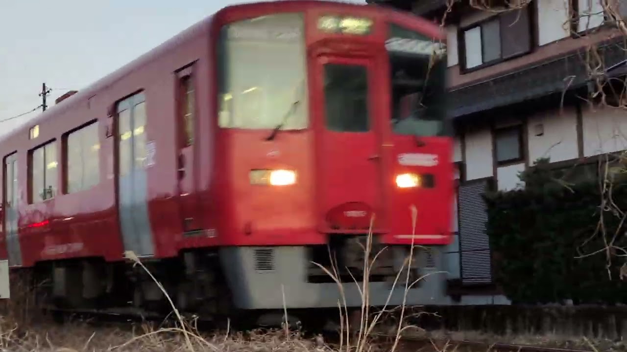 🚉踏切を通過するキハ200　豊肥本線上り普通列車　熊本県阿蘇市