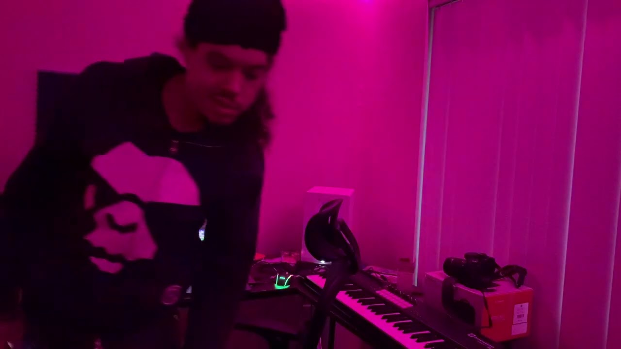 Making Hard Beats With Caravaggio and Sparkheem On Logic pro x