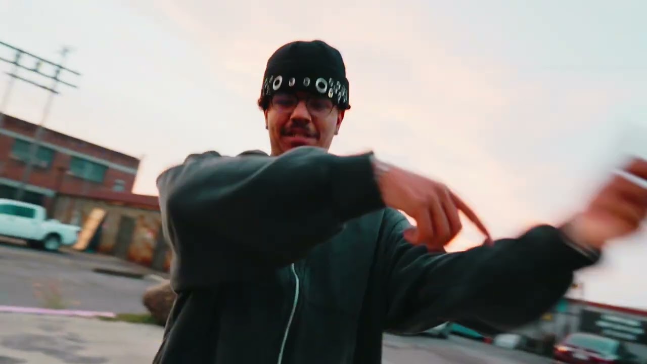 2MEY - Out of Body¡ (Official Video & Visualizer)