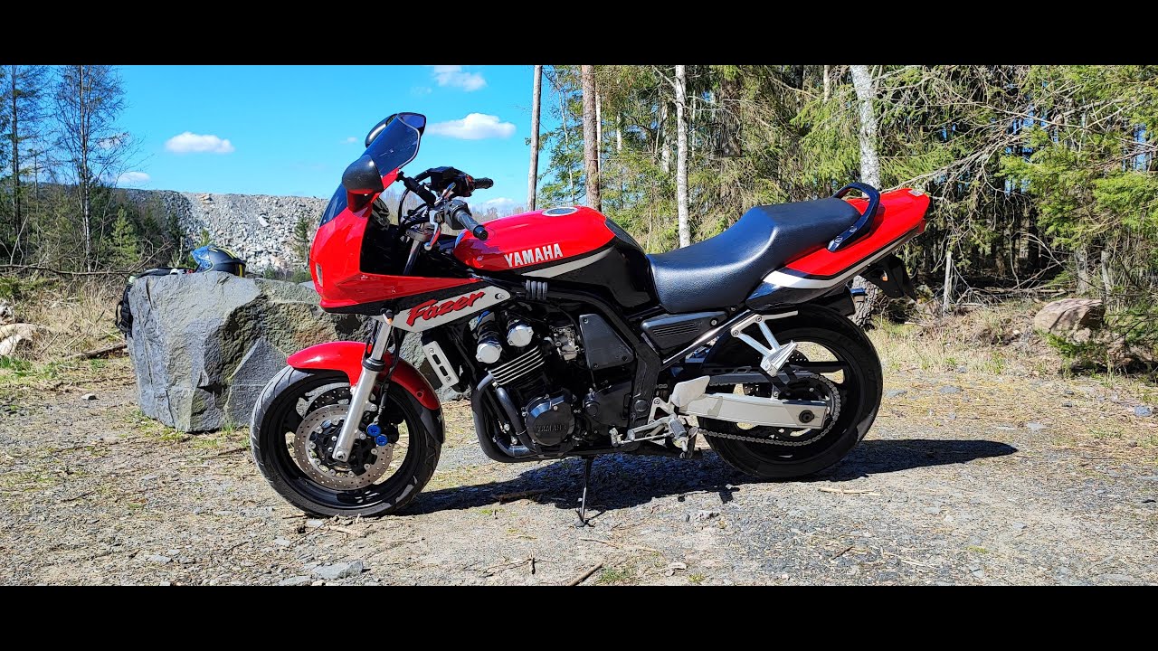 Yamaha Fazer 600 in mint condition goes off road in Sweden!