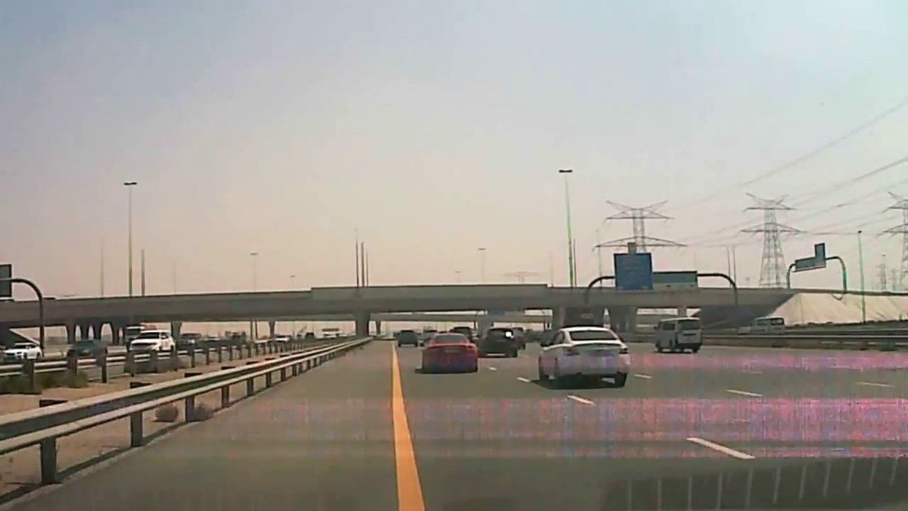 Dubai dangerous stupid driver.....