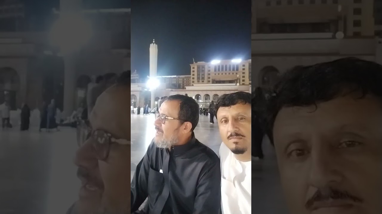 مع خليل السوري قرب مسجد الرسول الكريم صل الله عليه واله وسلم 