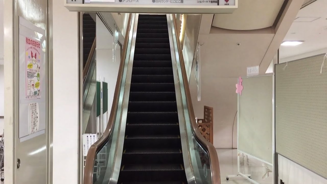 津センターパレス エスカレーター
