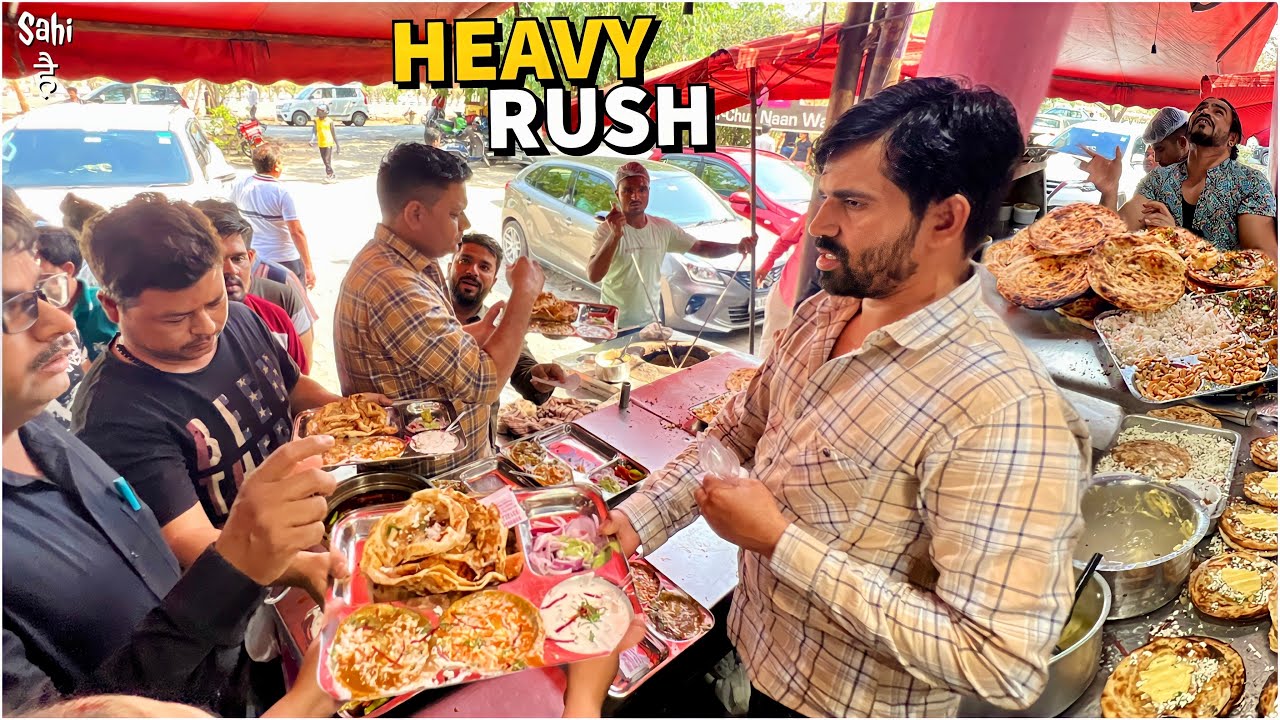 Delhi ka Best Nashta | Raju ka Kaju Chur Chur Naan | Street Food India