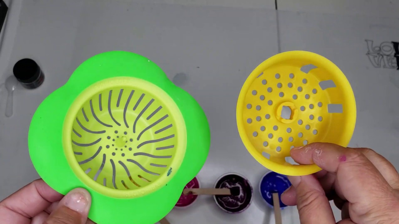 LET'S GET READY TO RUMBLLLLLE!  Dueling Strainer's! Easy Beginner Acrylic Pour Technique
