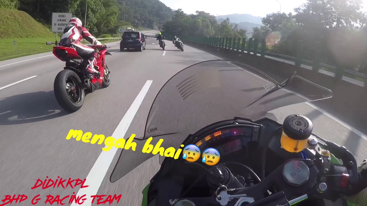 Ducati Panigale V4R vs ZX10R