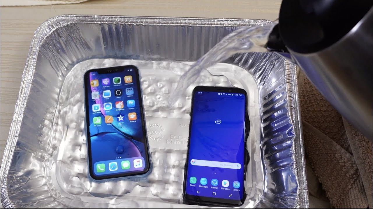 iPhone XR против Samsung S9: тест на ГОРЯЧУЮ ВОДУ! 🔥