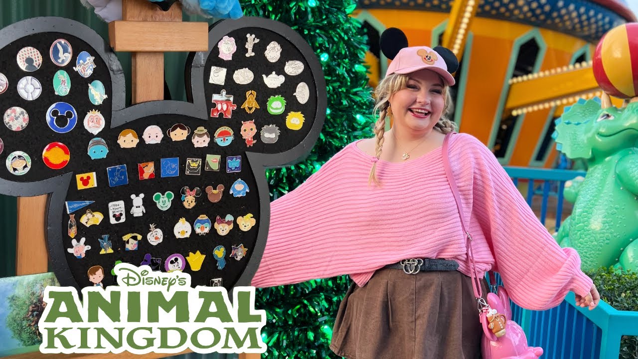 Holidays in Animal Kingdom | Good Pin Trading Finds!