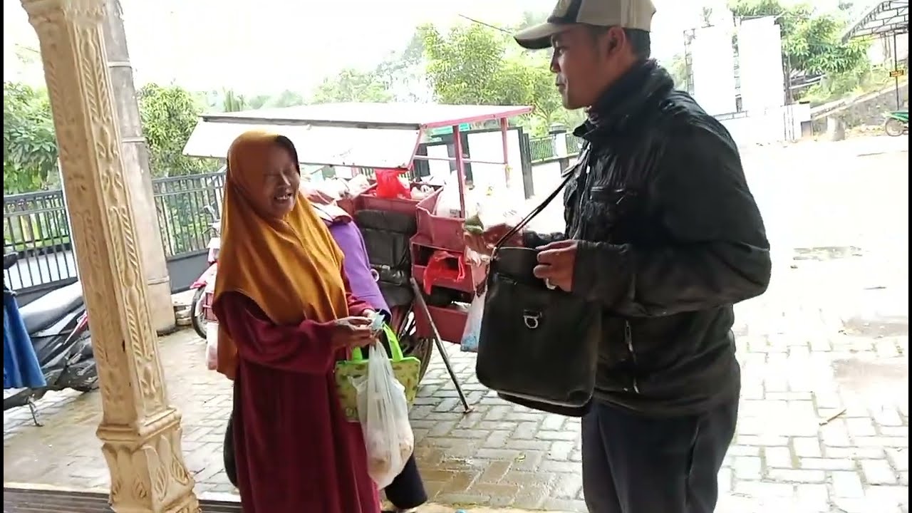 Sekolah lagi #nyampek sekolah ngewangi dodol pak su😘