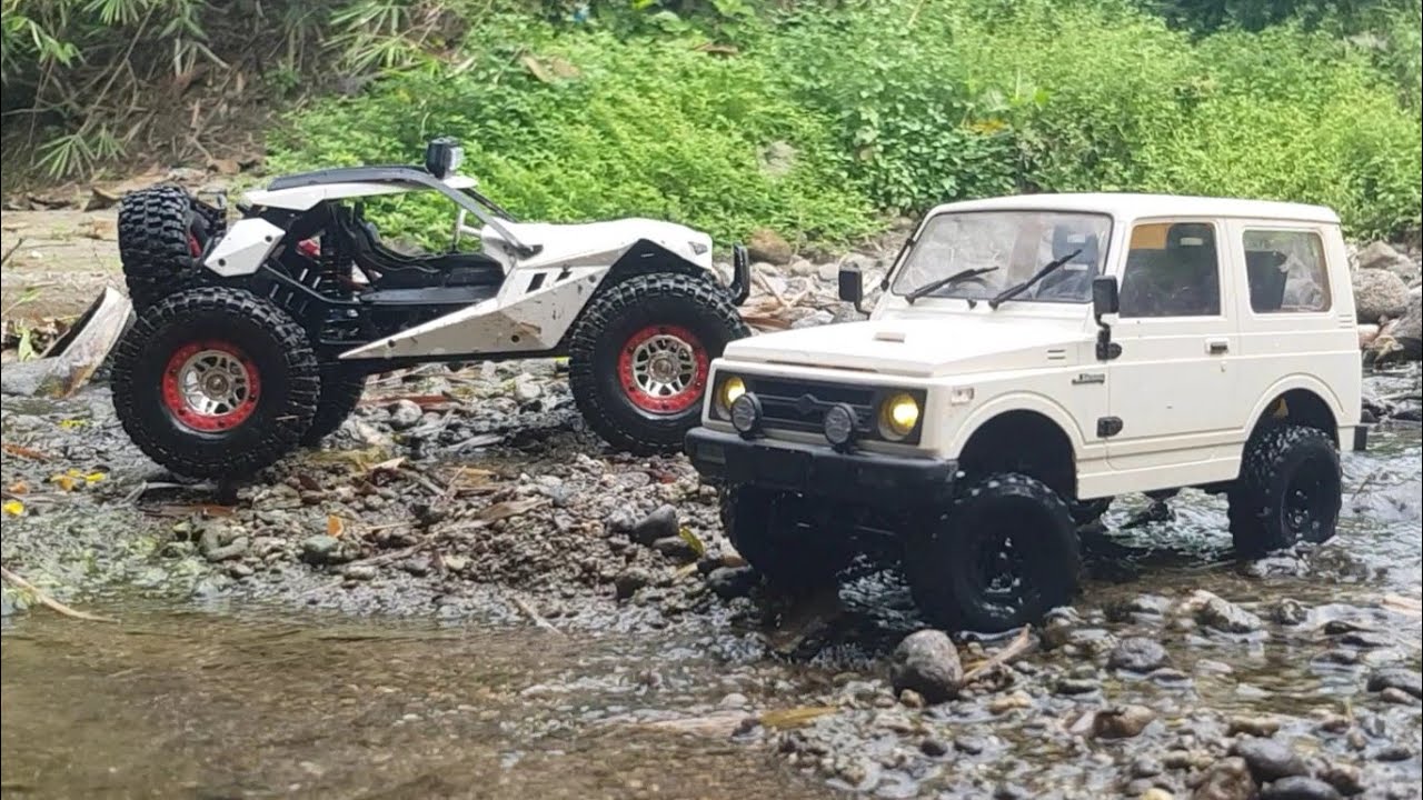 Битва внедорожных радиоуправляемых машин WPL C74 Suzuki Jimny против WLTOYS 12429 River Adventure
