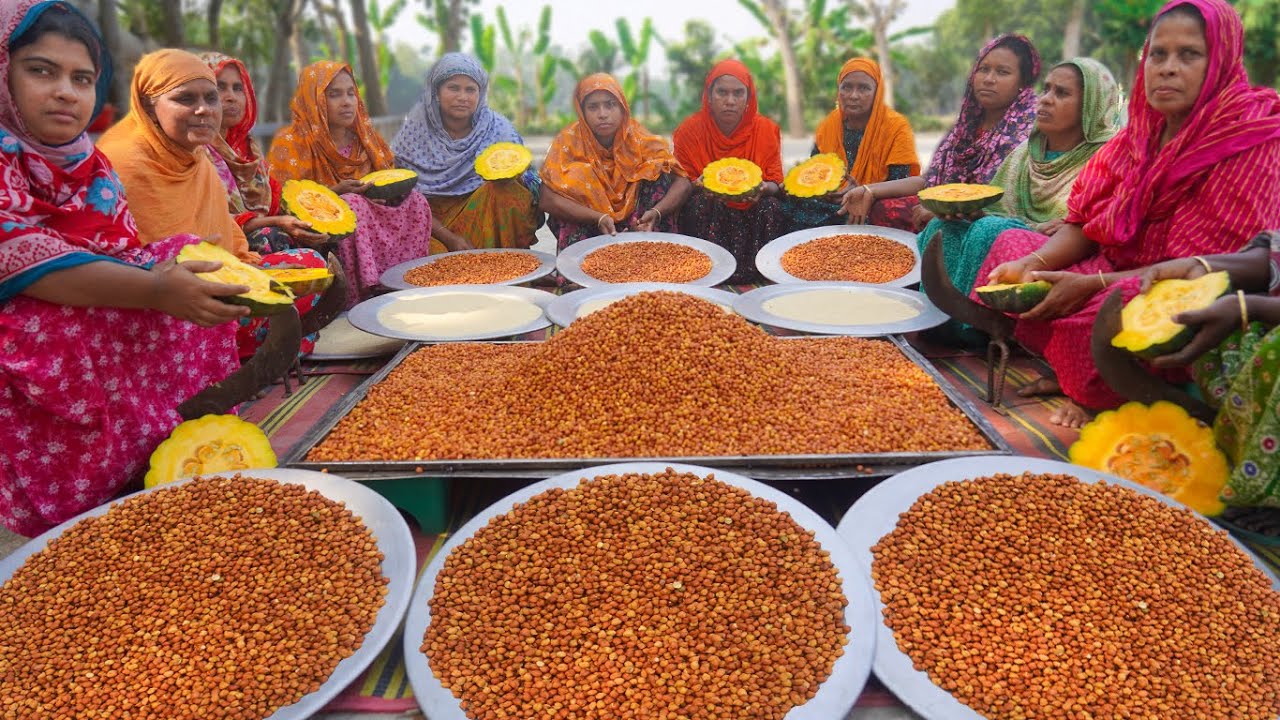 Chickpeas Khichdi - Bengal Gram Mix Traditional Khichori Cooking for Villagers - Outdoor Kitchen