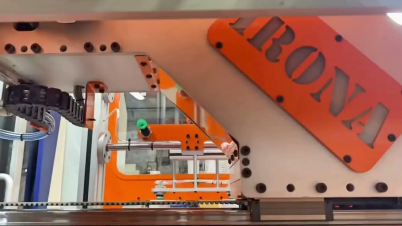 High-Speed Side Entry IML Robot &ndash; 4-Cavity Wraparound Yogurt Cups