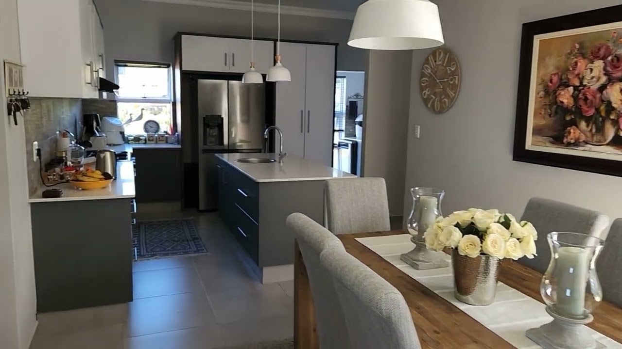 Beautiful and Modern -  House for Sale - Island View - Mossel Bay - South Africa - R 3 978 000