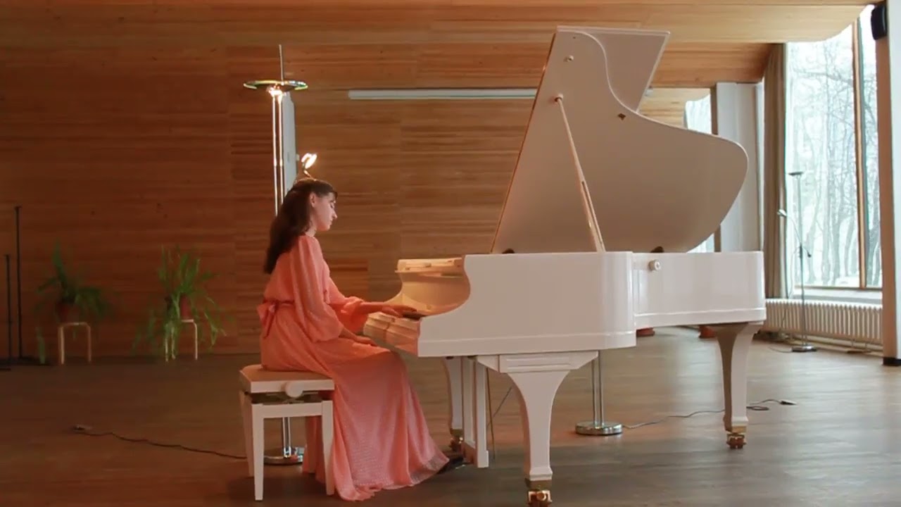 ERIKA FURMANOV plays F  CHOPIN'S 'FANTASIE IMPROMPTU' (2017)