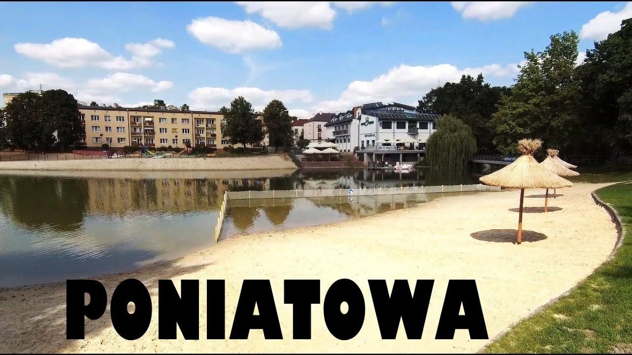 Poniatowa, małe miasto w lesie i nad wodą, X.2023 - a small town in the forest and by the water