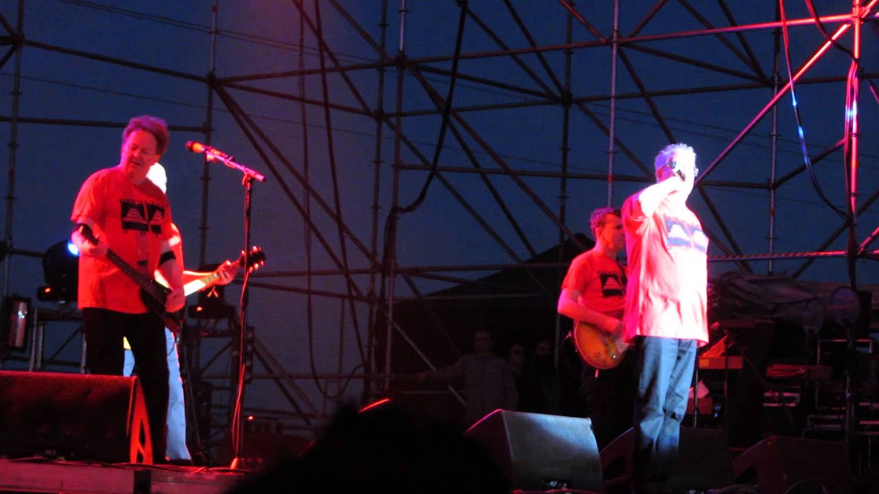 Devo - Freedom of choice (Rockout Fest, Chile)
