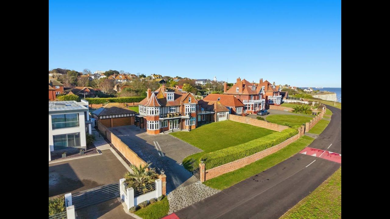 Cliff Promenade Video Tour