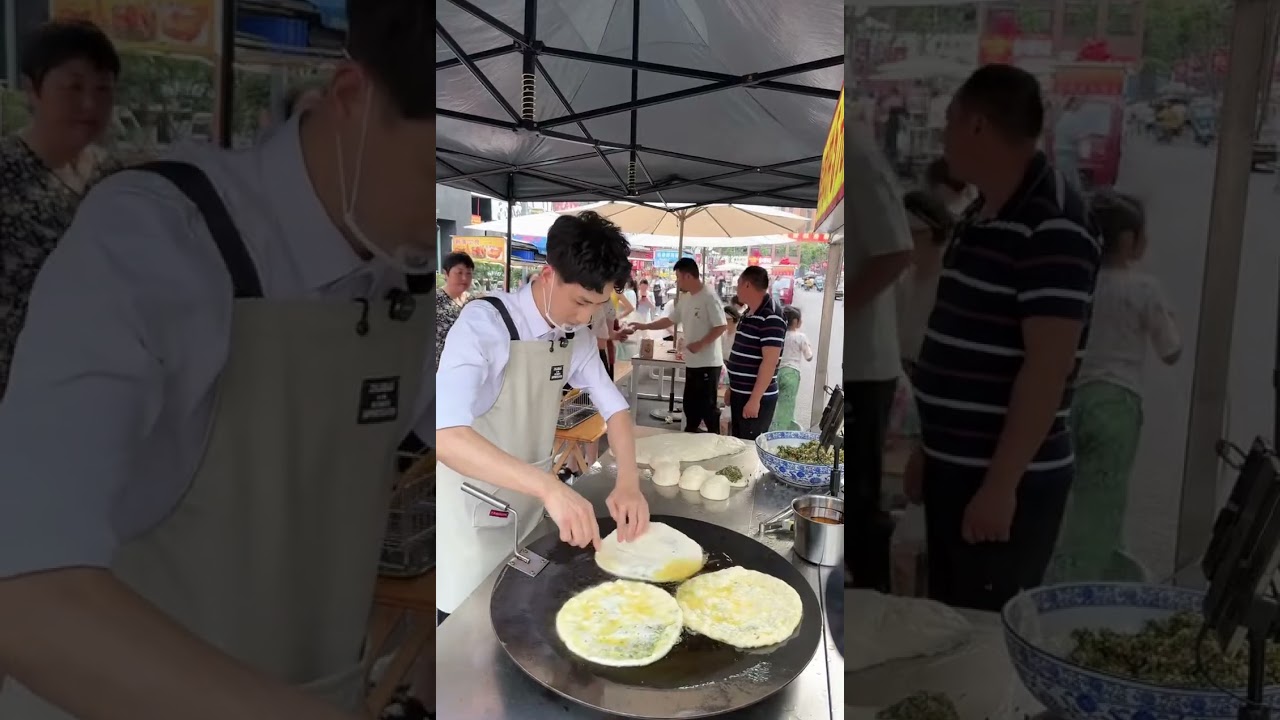 Making scallion pancakes and selling them to make money.