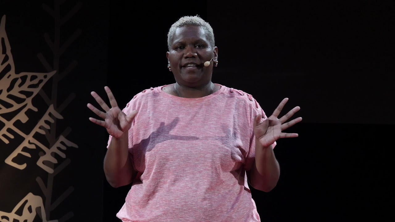 Contre l'échec scolaire : la co-intervention ! | Marie-Laure UKEiWË | TEDxNouméa