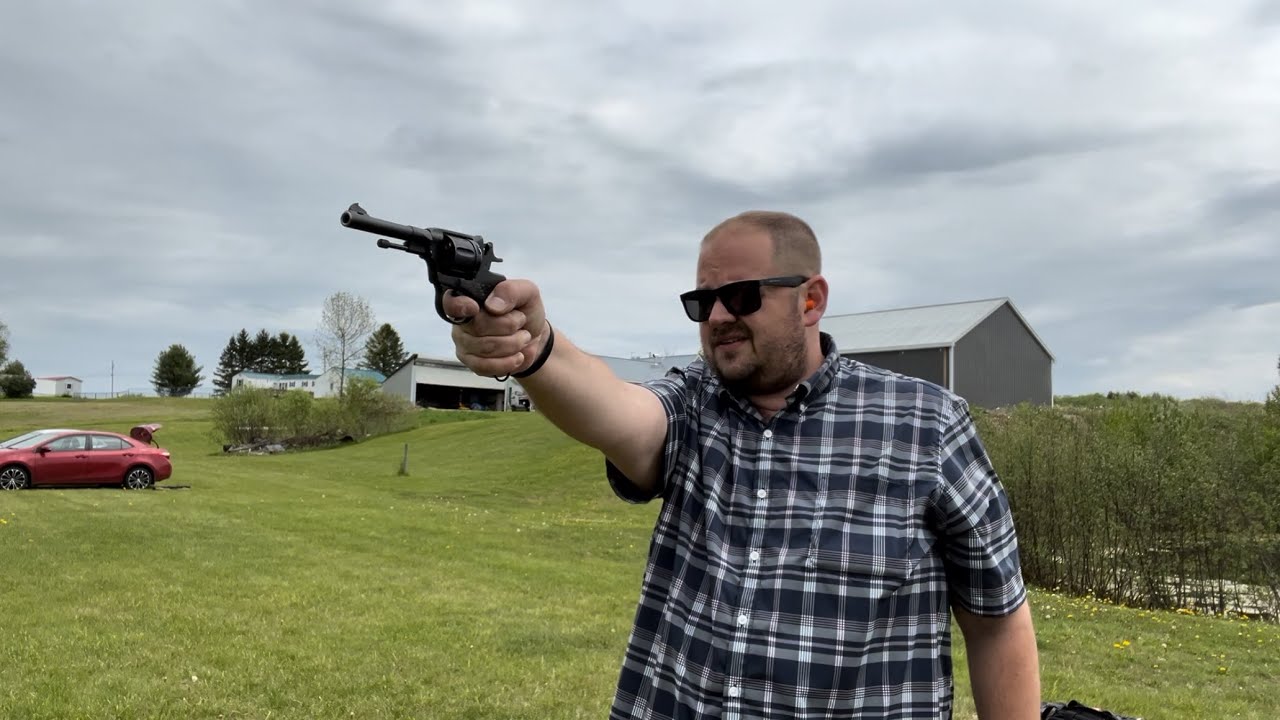 1895 Nagant Revolver 7.62x38mmR - Handgun Radio