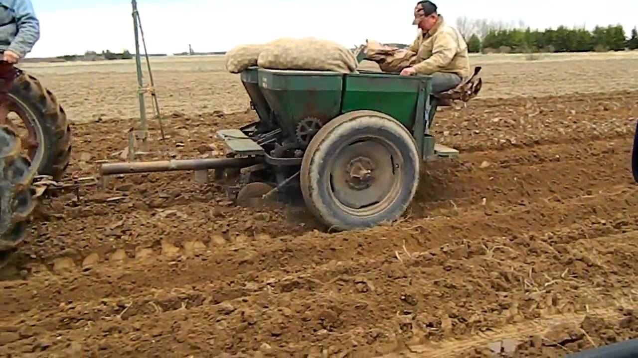 POTATO 2 ROW Planter II FARMALL OLIVER IRON AGE
