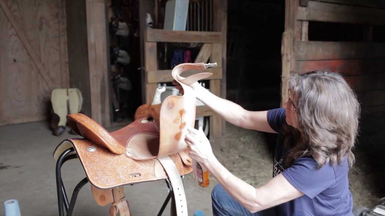 How to Clean a Saddle