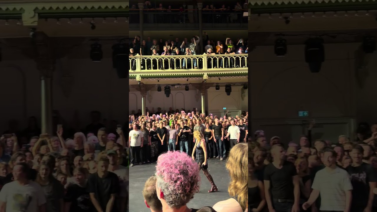 Lambrini Girls - biggest moshpit known to mankind- Paradiso - Amsterdam -Dec 12 2025 #live #concert