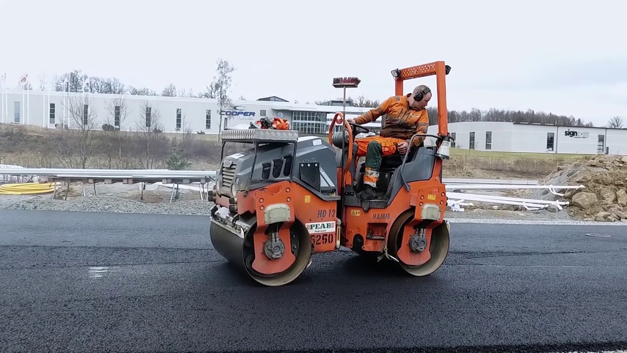 Asfaltering av uppställningsyta och parkeringsplatser