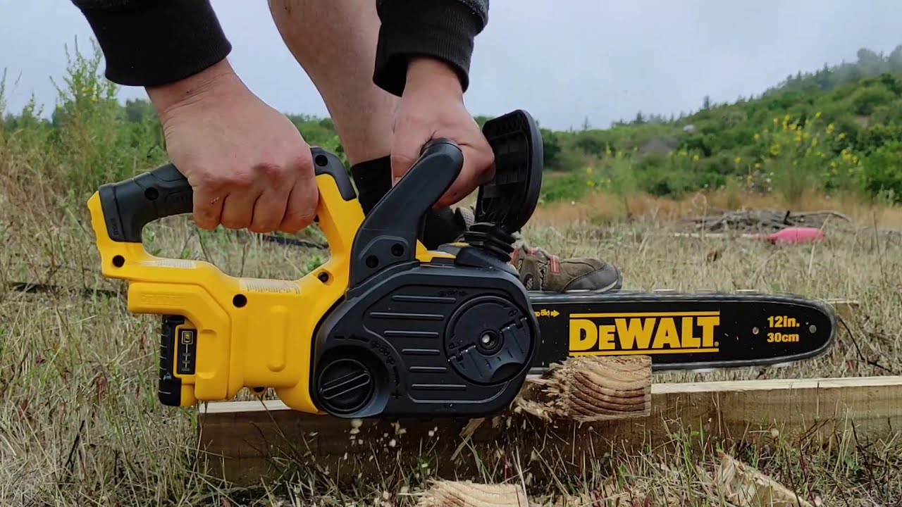 Motosierra Dewalt DCCS620 20 v compacta y sin carbones