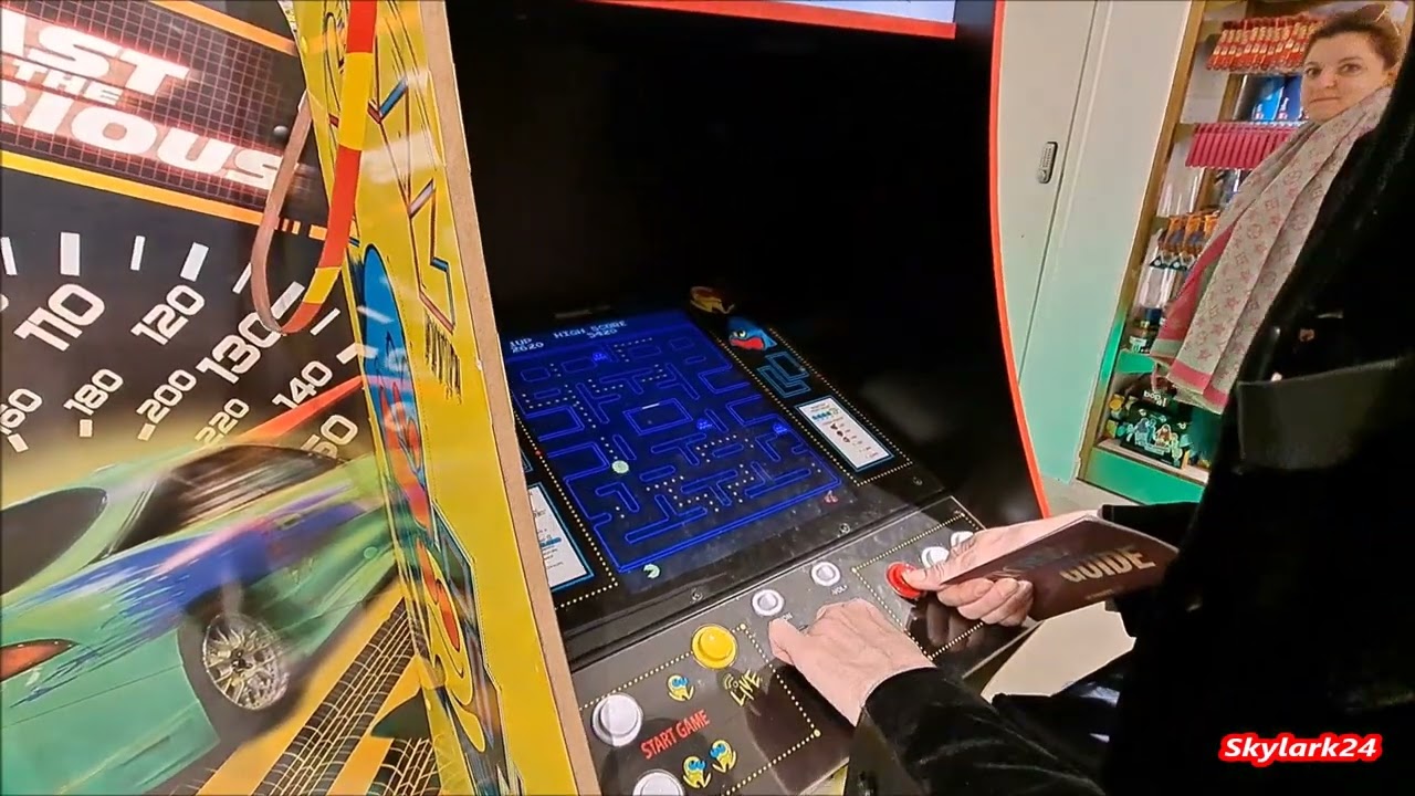 Retro Pac-Man Deluxe Amusement Arcade Machine