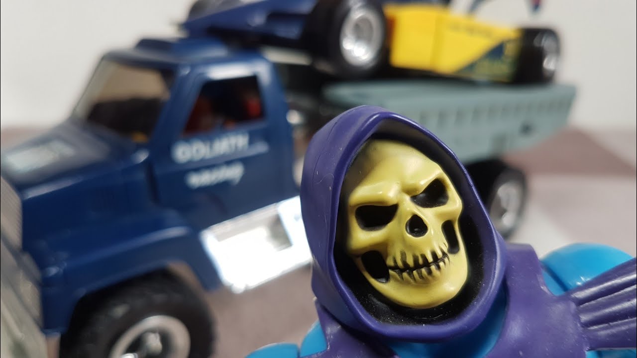 Skeletor interrupts Kenner M.A.S.K. Goliath toy review
