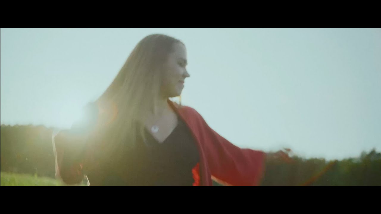 Mari Kalkun - LEND PÕHJATAEVA ALL / Flight Beneath the Northern Sky