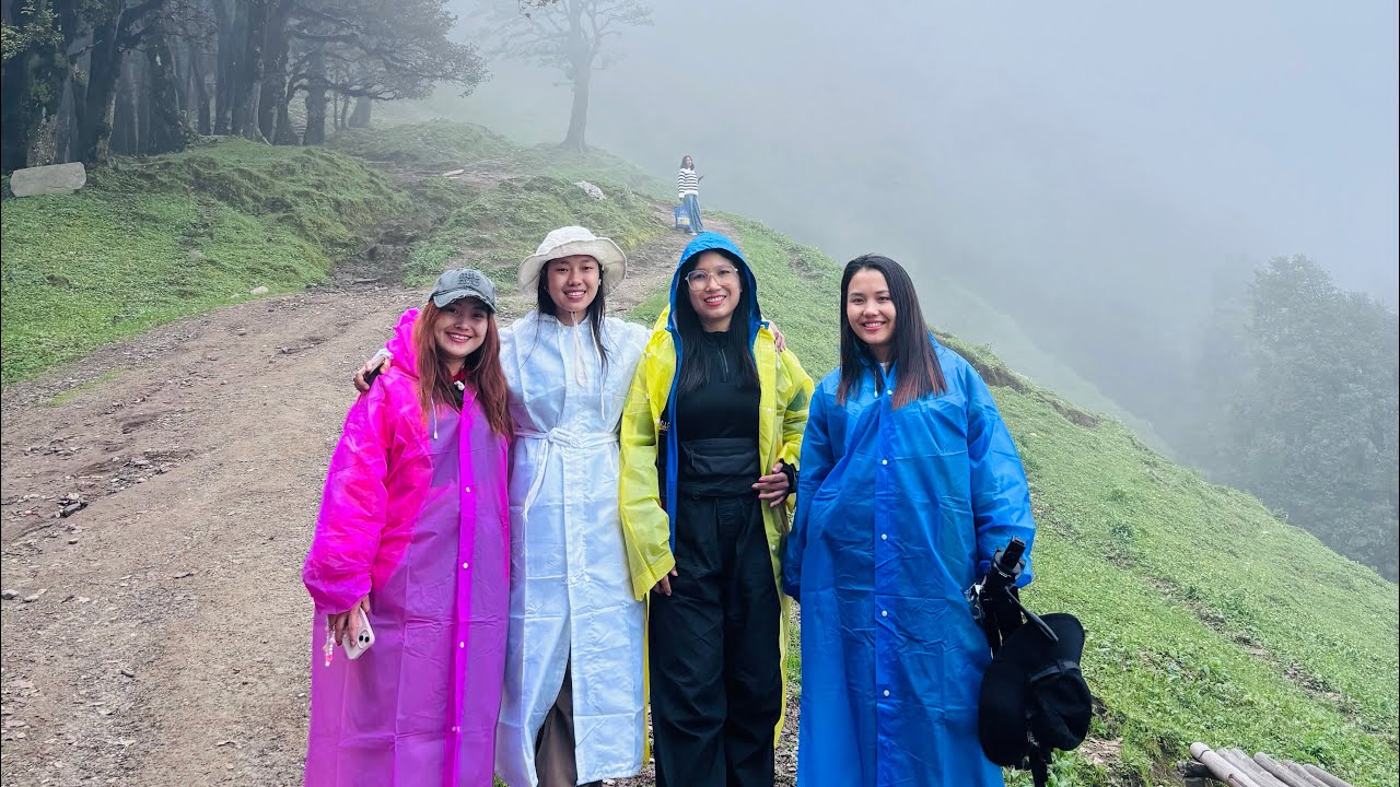 Girls Trip to Raghupur Fort, Himachal Pradesh || Jalori Pass