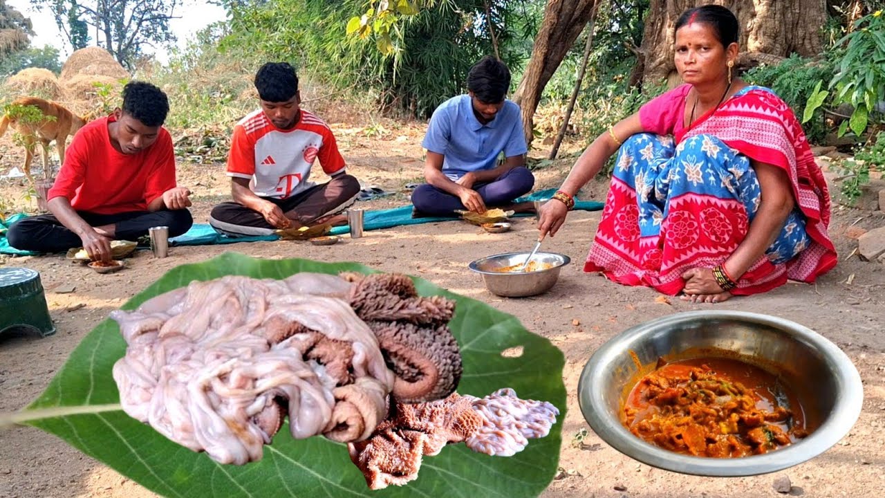 GOAT Intestine recipe l Mutton boti cleaning and cooking by tribal family l Tribal cooking 