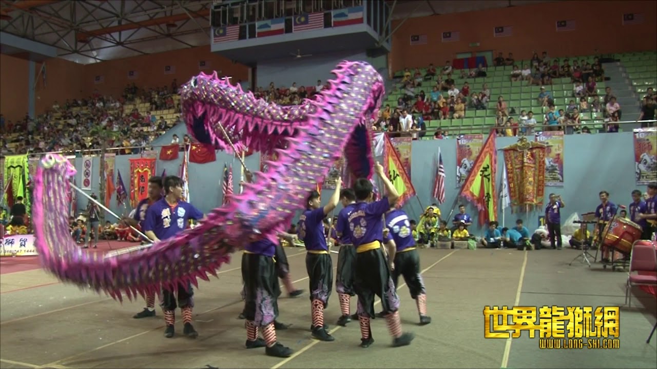 群圣龙麒狮团体育会 表演