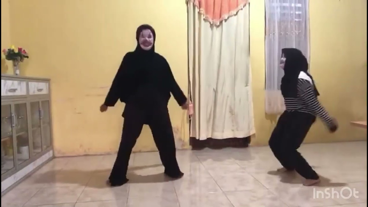 TUGAS PANTOMIM AFIFAH PUTRI DAN SHAKIRA ARWA NABILLAH, Kelas VIII E MTsN 3 LIMA PULUH KOTA