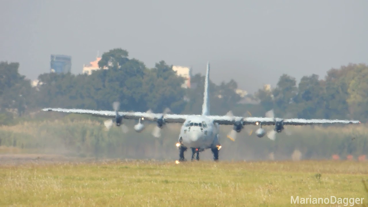 KC-130 Hércules TC-70 despegando desde El Palomar