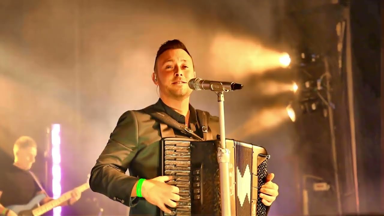Carter on the Costa 2025 - Nathan Carter - Cannibals