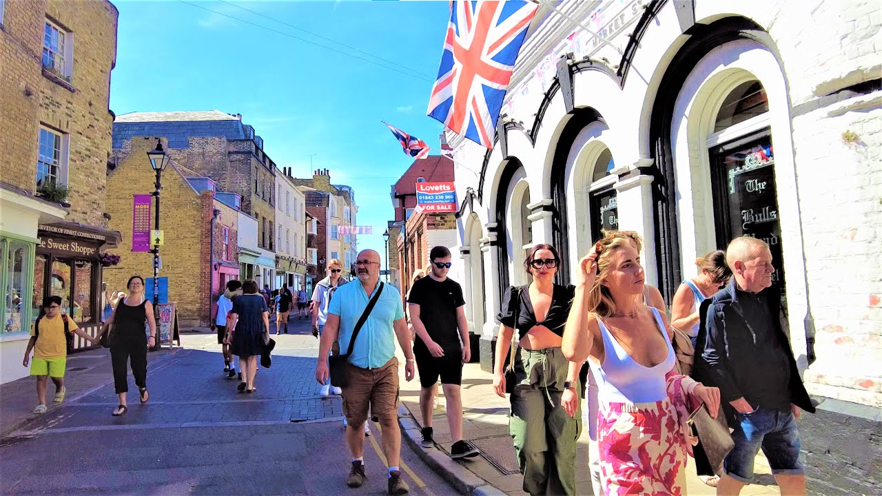 Walking Tour-Margate Summer Walk -Crowed Enjoying Beach and Sun, KENT, UK