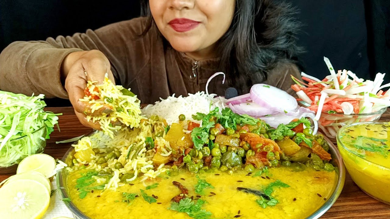 EATING DAL CHAWAL WITH MOOLI MIRCH ACHAR 🔥ALOO MATAR SABJI PATTAGOBHI| MUKBANG ASMR🥗