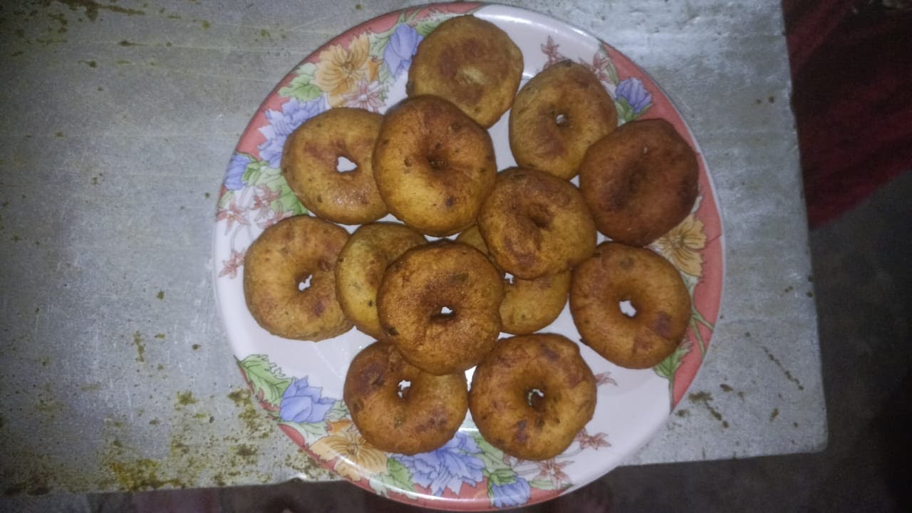 a bengoli mom teach the viewers about making authentic begali food and cousines-