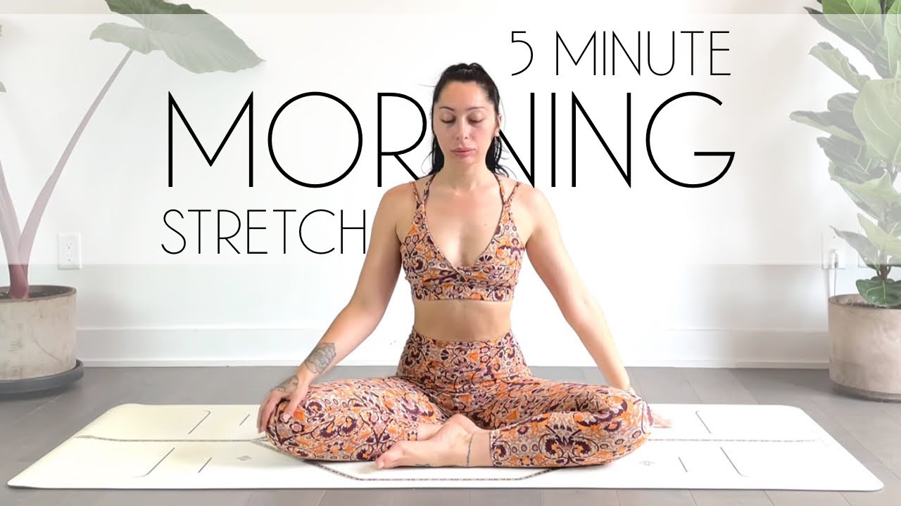 5 Min Beginner Friendly Morning Yoga Stretch