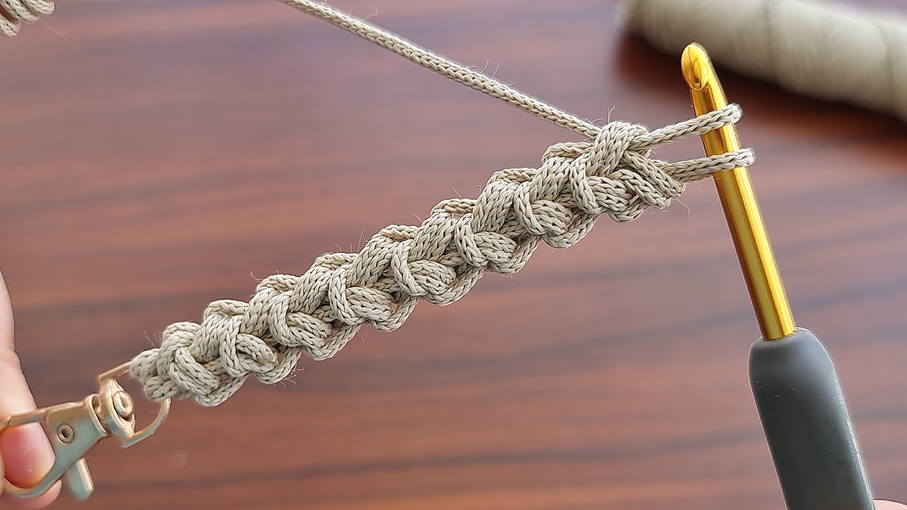 Super idea 😲 Super Easy Crochet Bag Strap Purse wallet handle. ✔ Çok kolay çanta sapı yapımı.