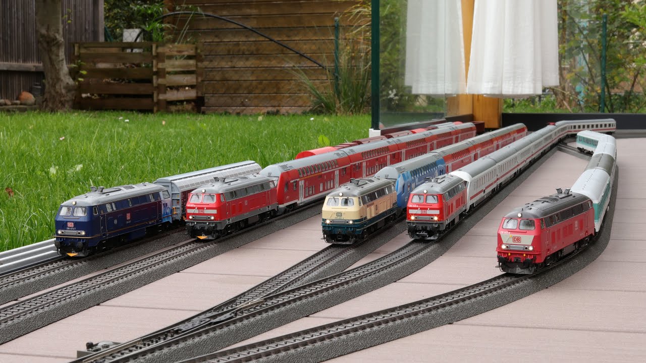 Christians Modellbahn - Special mit Baureihe 218 im Sommergarten