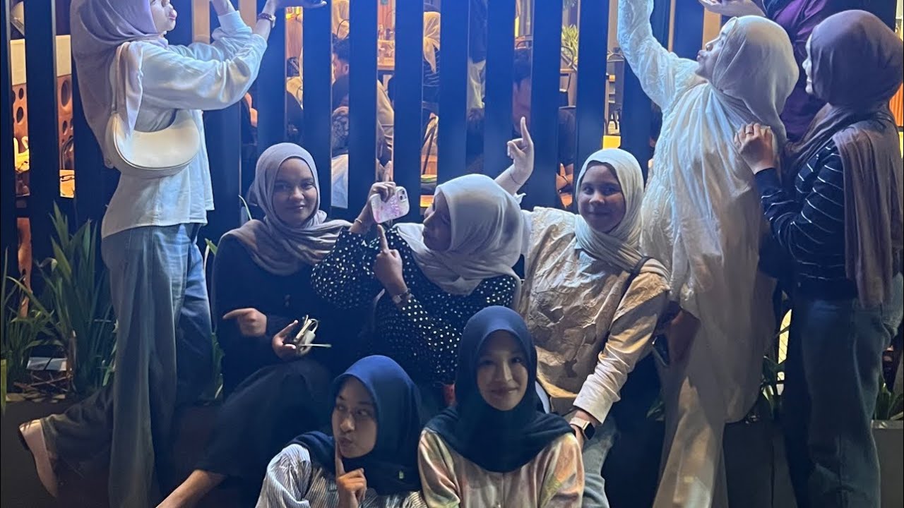 bercama anomali’imut🫸🏻🤭