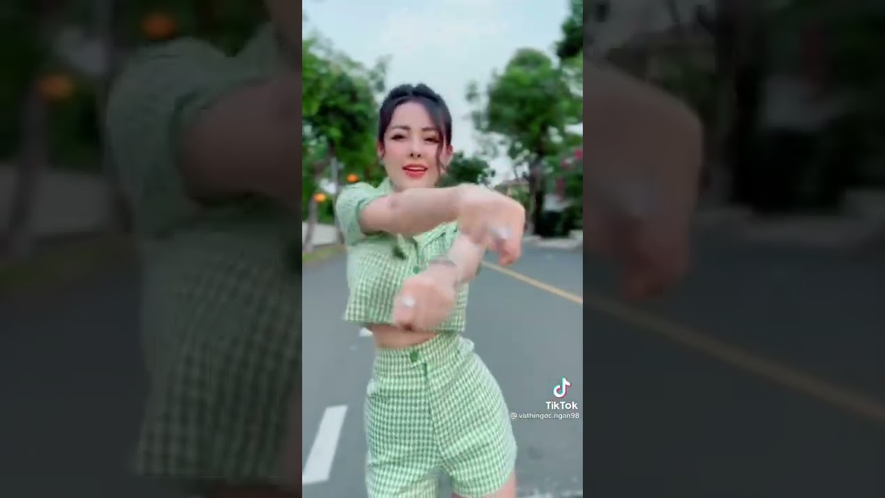 h&oacute;t girl Tik Tok ng&acirc;n 98