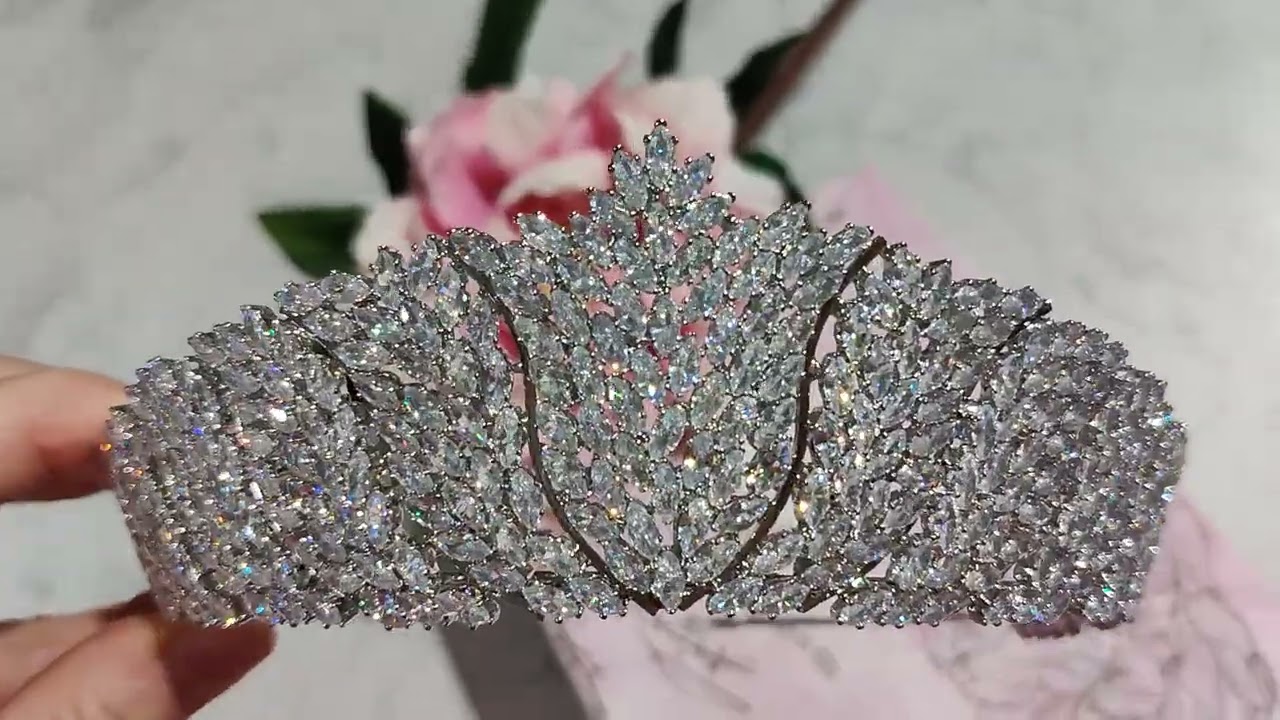 The most beautiful Luxury Bridal Headpiece to shine line a Diamond