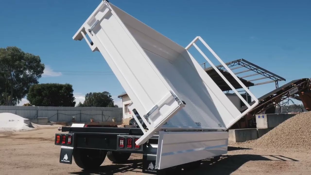 3-Way Tipper Trailer in action! This build can put on a show📽️